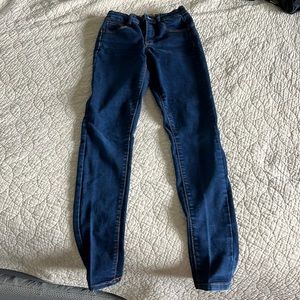 Butt lifting Dark wash jeans